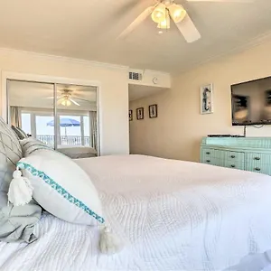 renovated-kid-friendly-condo-beachfront-poolside.hotels-destin.com/